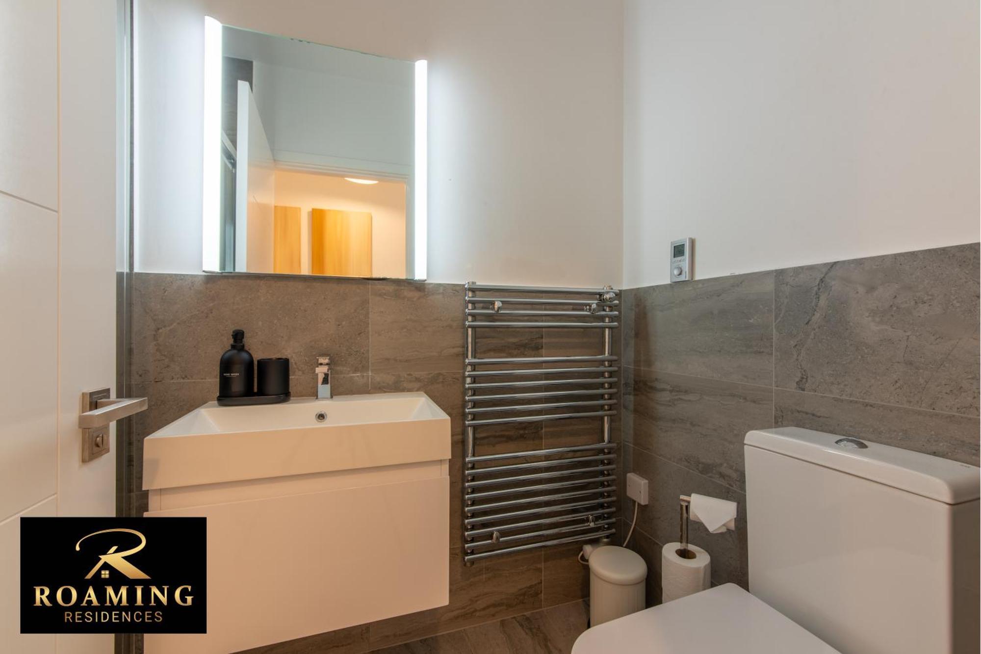 Apartment Long Term - Contractors - Free Secure Parking *
