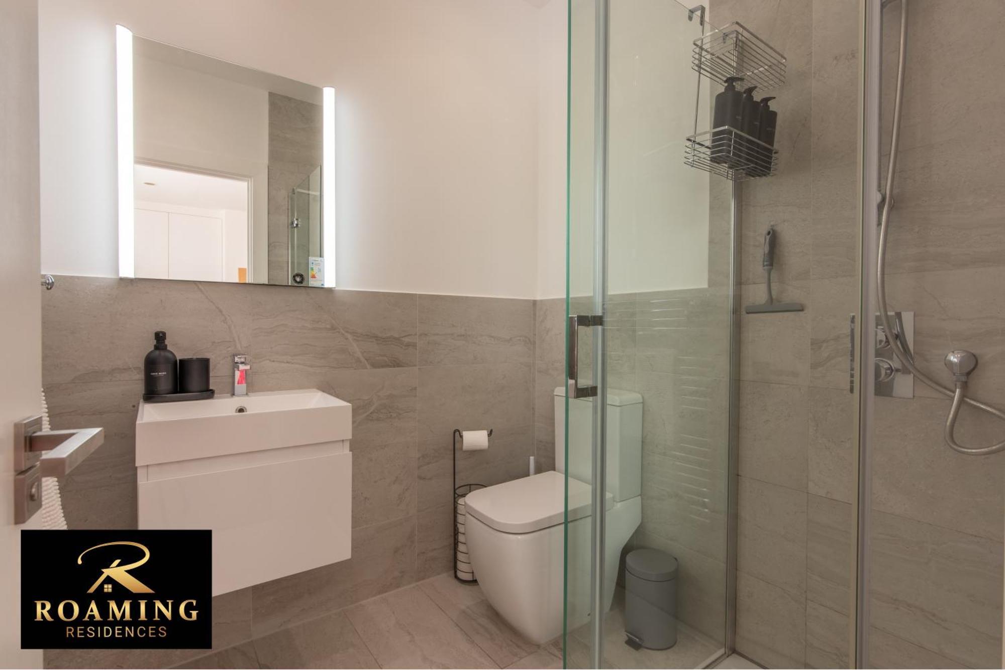 Apartment Long Term - Contractors - Free Secure Parking *